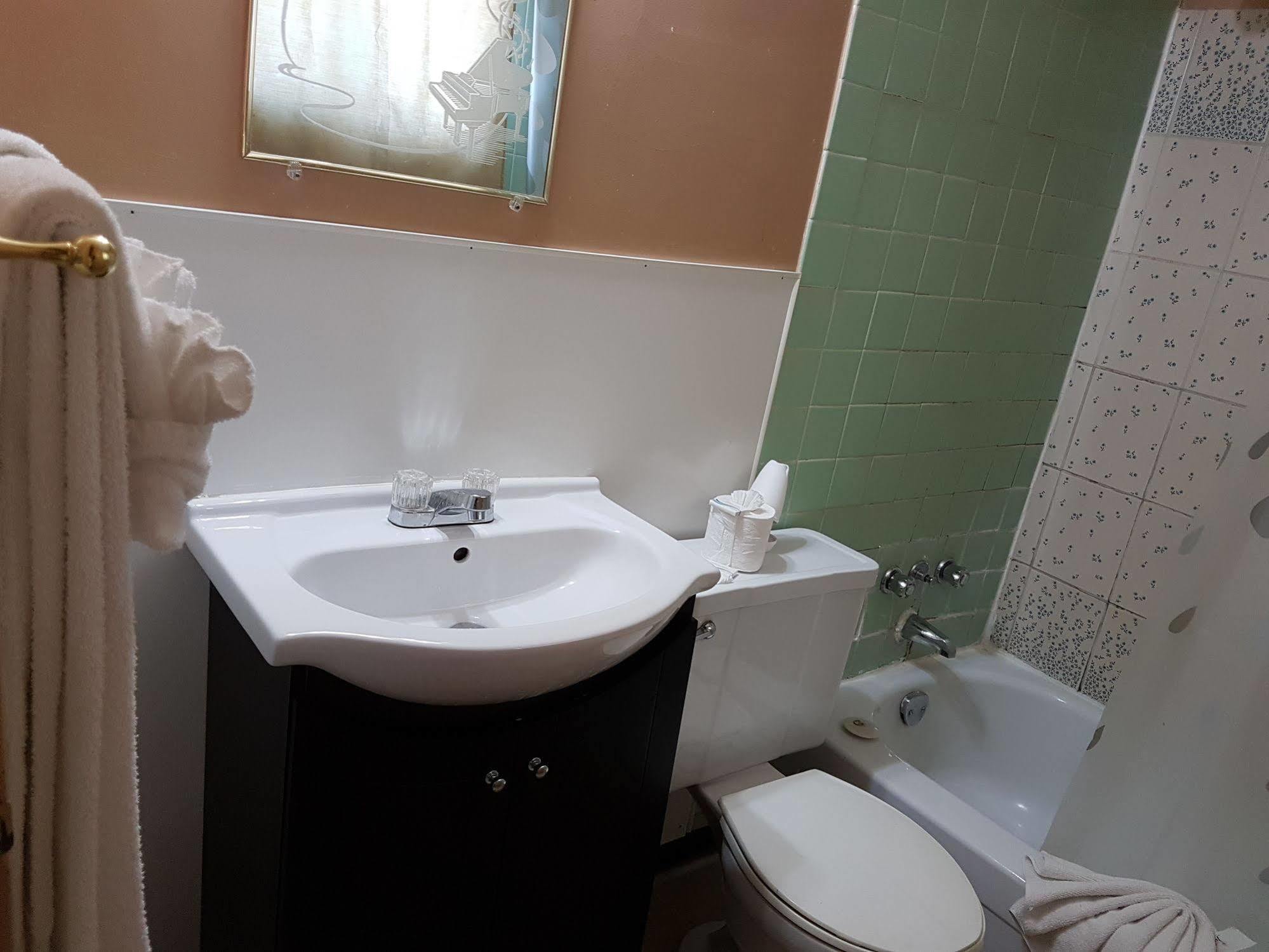 Capri Motel 科尔本港 外观 照片